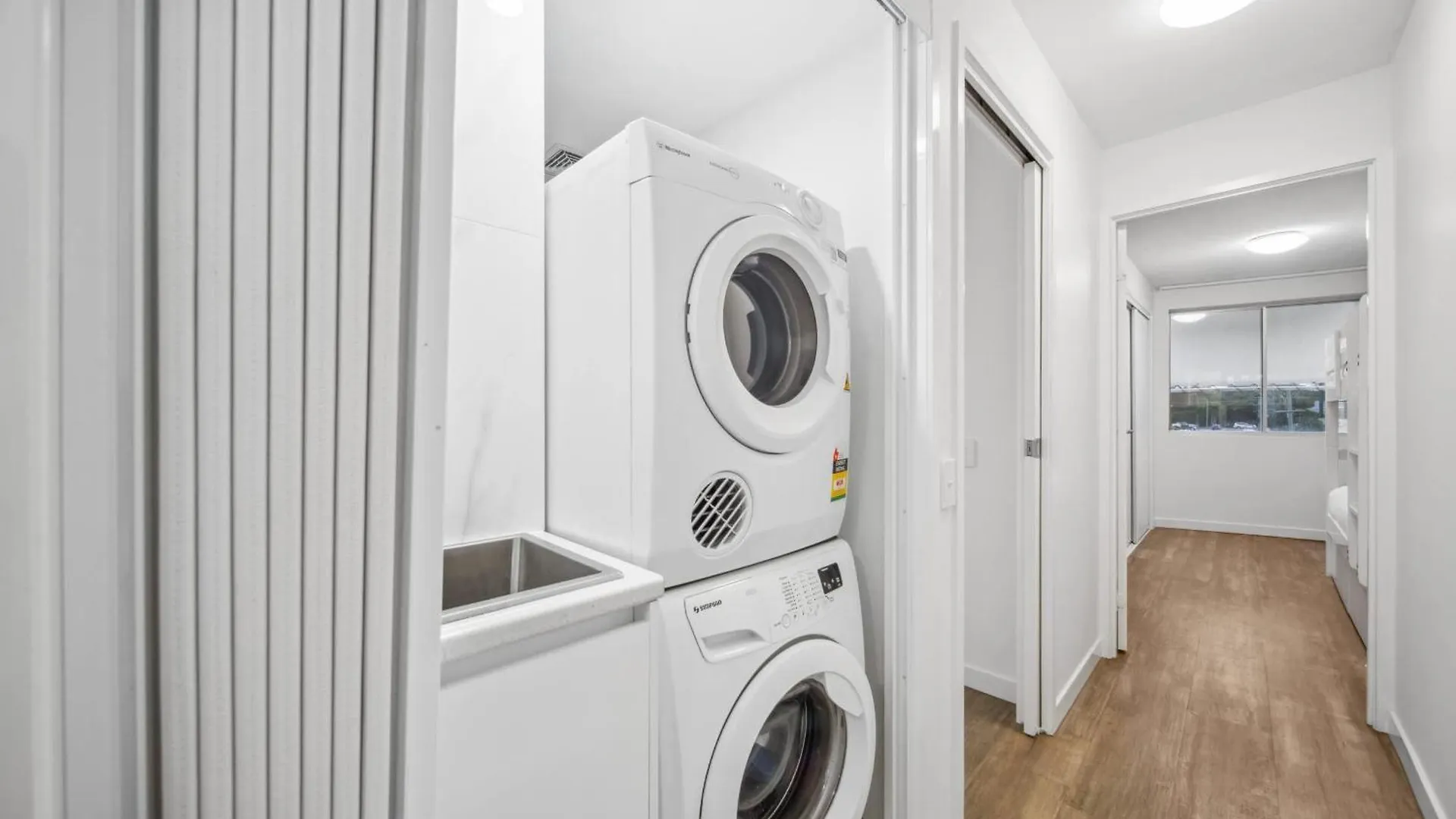 Pumicestone Passage Waterfront Escape Apartment Caloundra