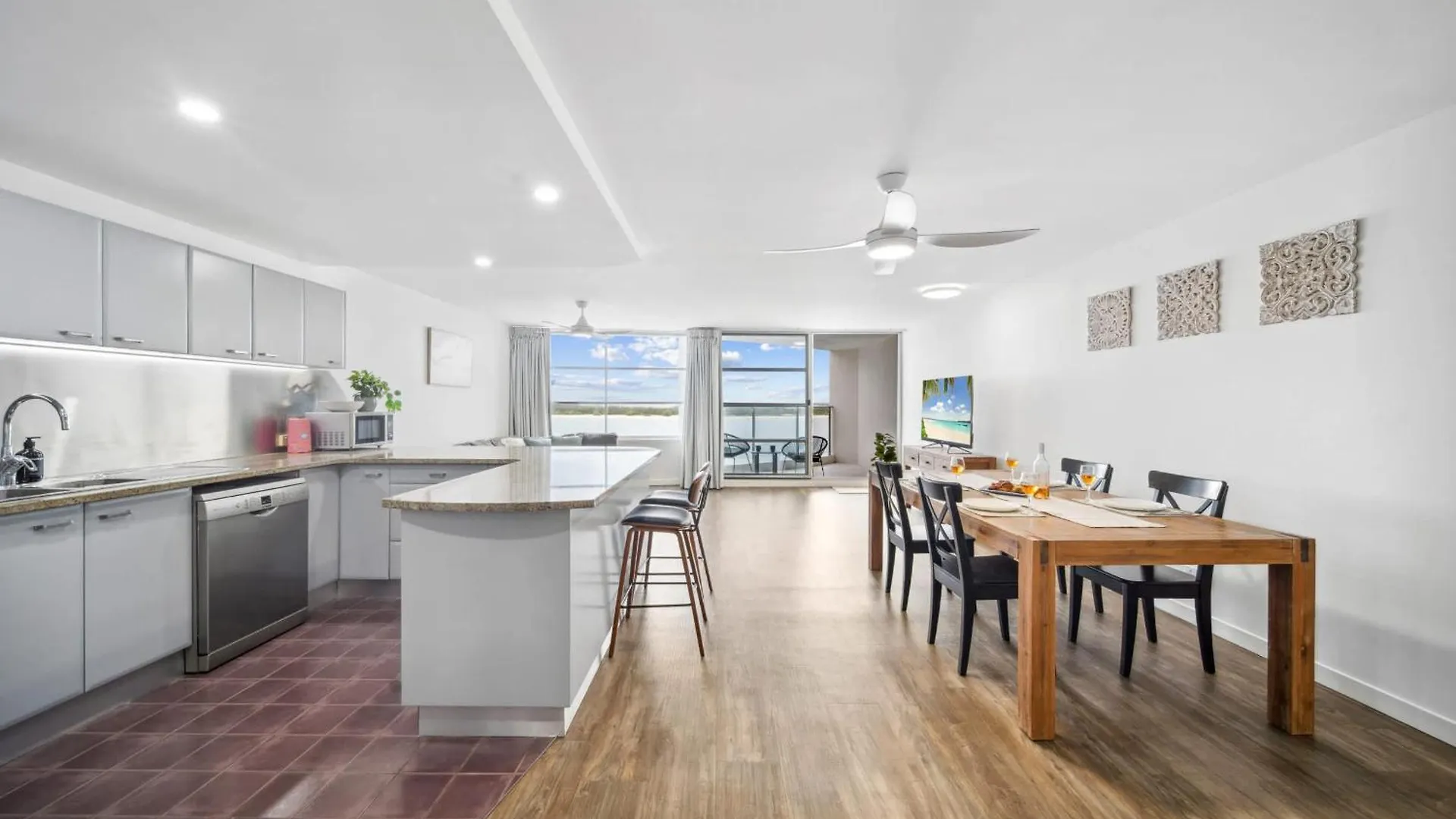 Pumicestone Passage Waterfront Escape Apartment Caloundra
