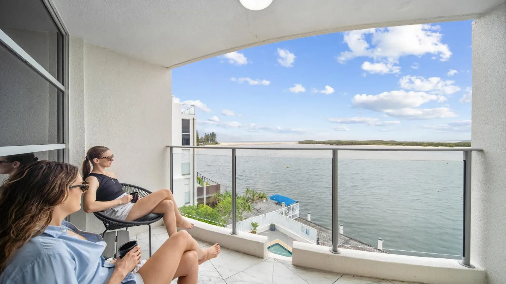 Pumicestone Passage Waterfront Escape Apartment Caloundra
